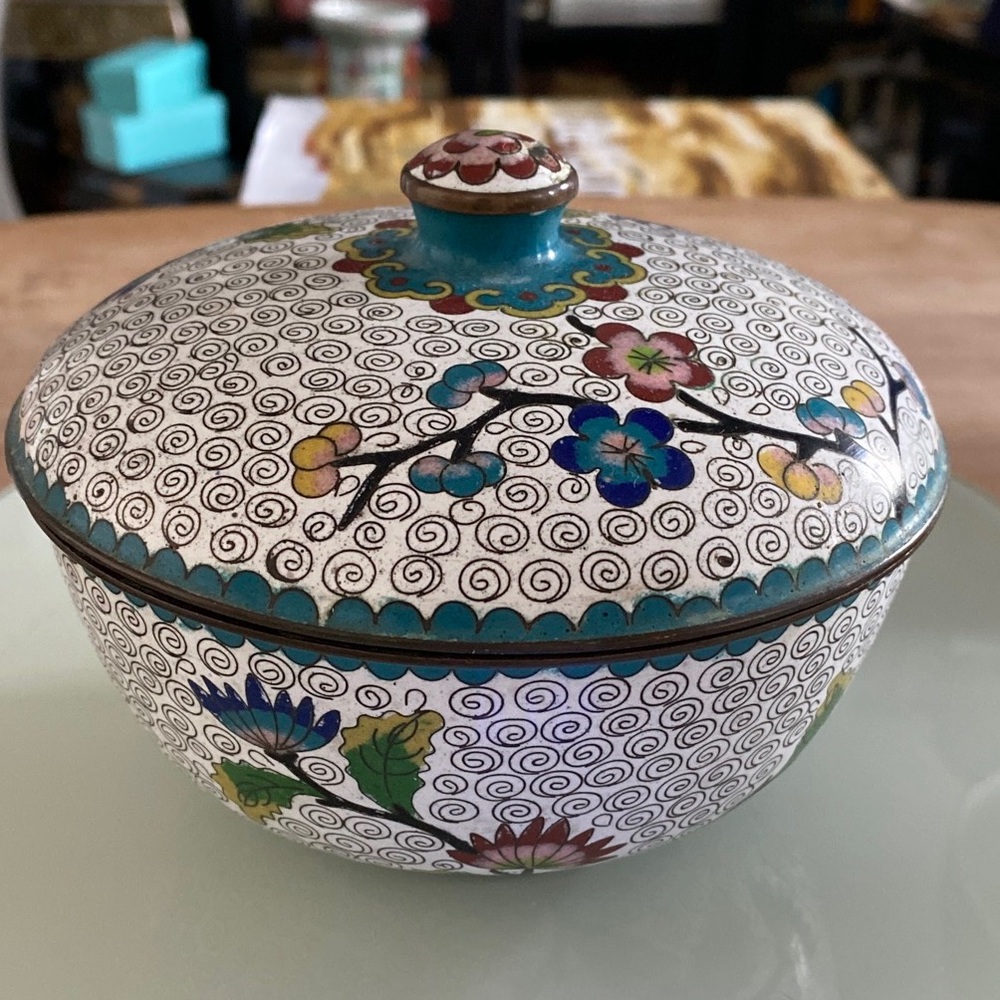 Vintage Chinese cloisonné box